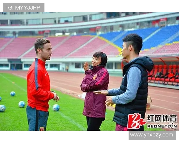 李敏独家揭秘:深入解析足球技巧与战术心得分享 李敏独家揭秘:深入解析足球技巧与战术心得分享