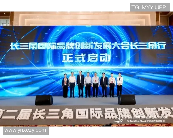 加维引领新潮流探讨未来足球发展与技术创新的完美结合