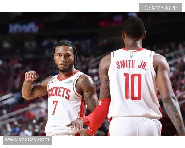 火箭与勇士激战正酣2月24日精彩对决引发球迷热议