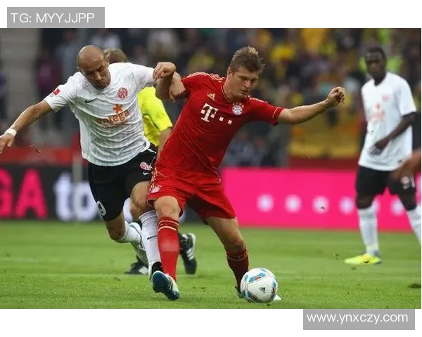 克罗斯：从中场指挥官到足球战术革新者的精彩旅程