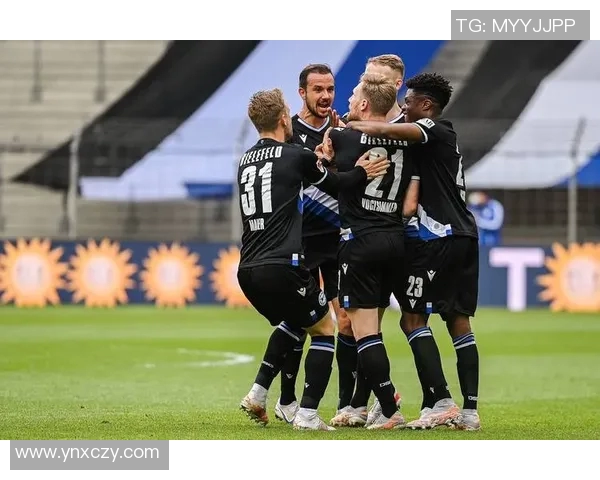 德累斯顿与马格得堡的激烈对决揭示足球战术与球队实力的较量 德累斯顿与马格得堡的激烈对决揭示足球战术与球队实力的较量