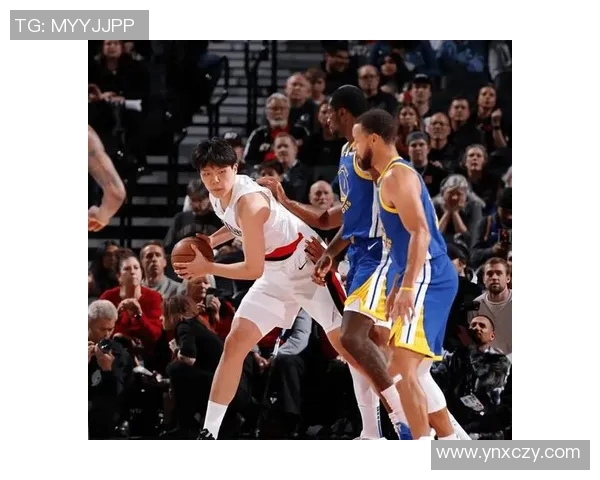 勇士与开拓者激战四月决战季后赛精彩回顾与分析